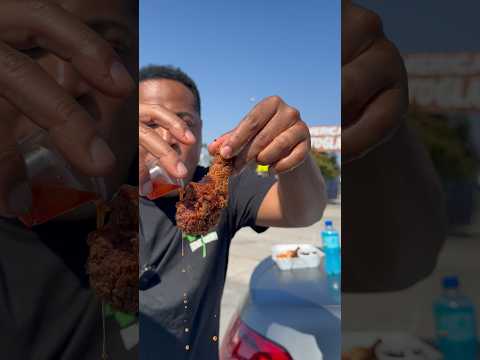 Trying the BEST Fried Chicken in LA #foodie #foodvlog #friedchicken #foodreview #losangeles #eating